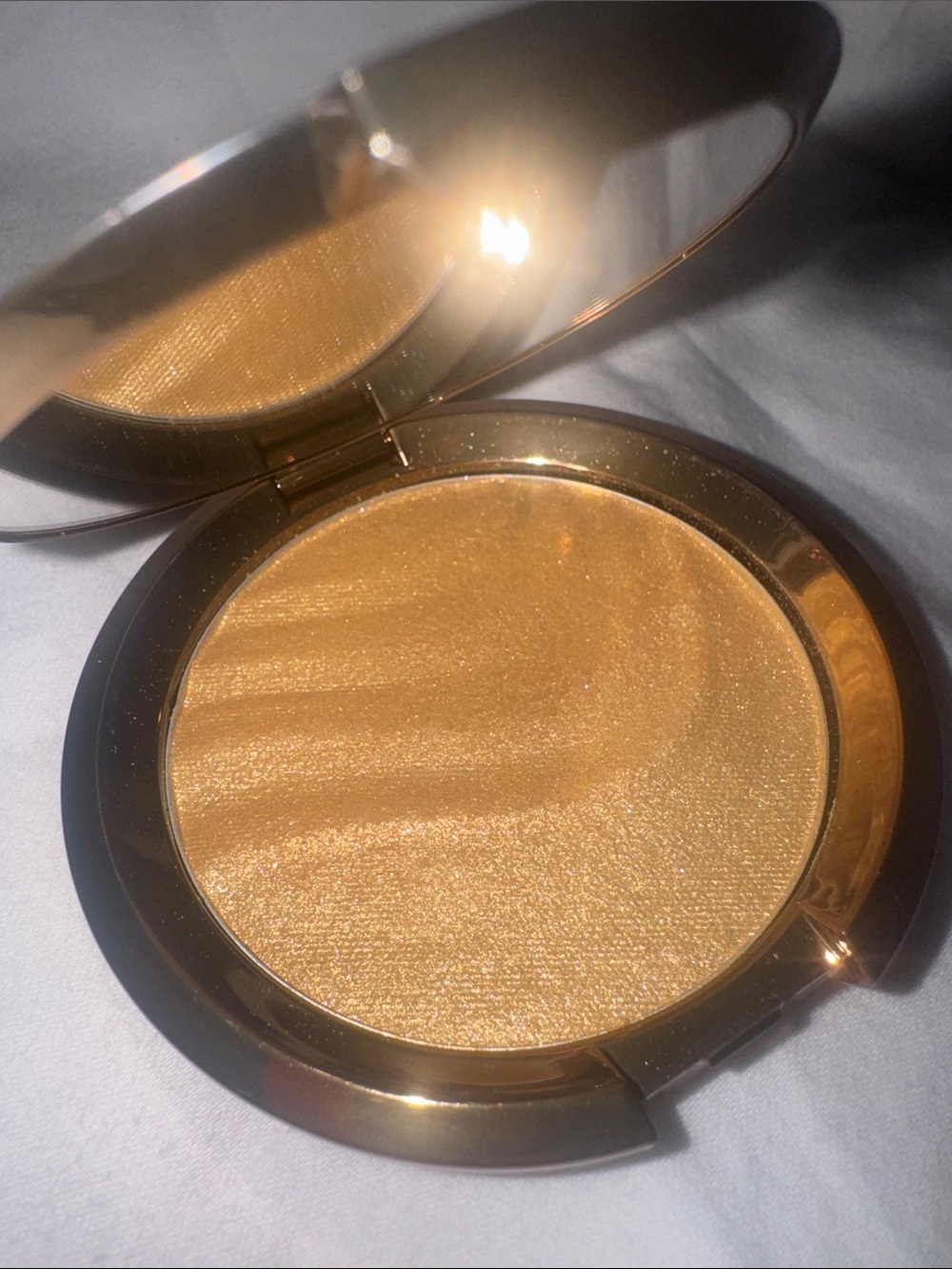 BECCA Gold Lava Limited Edition highlighter